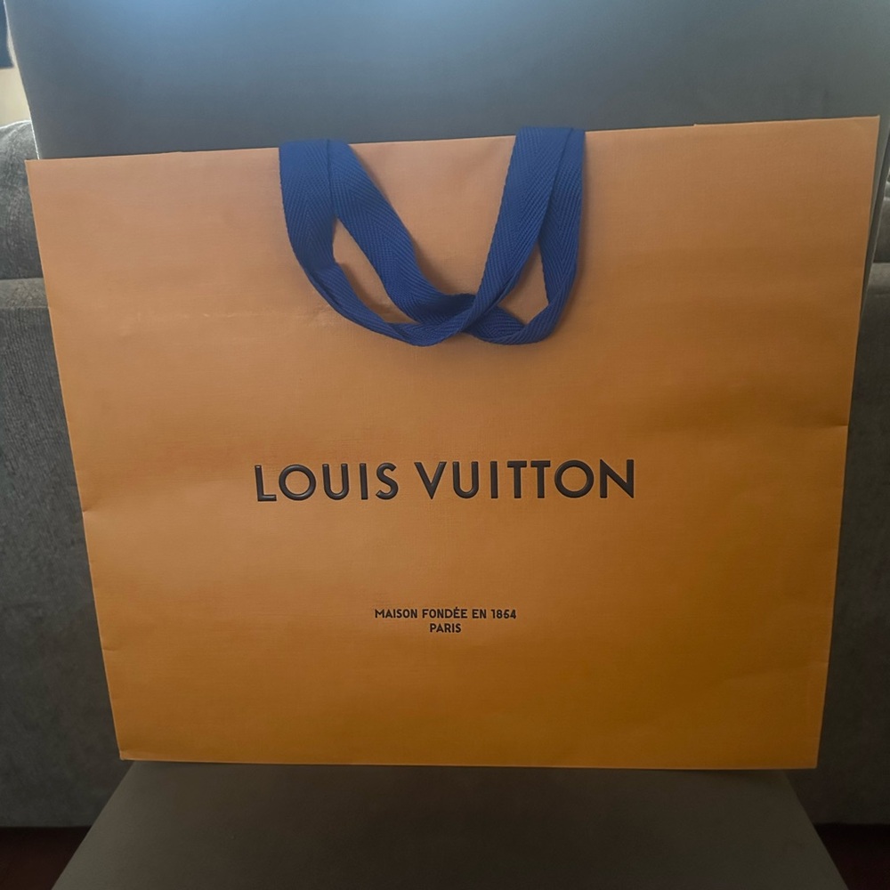 Louis Vuitton gift bag in great condition 16x13